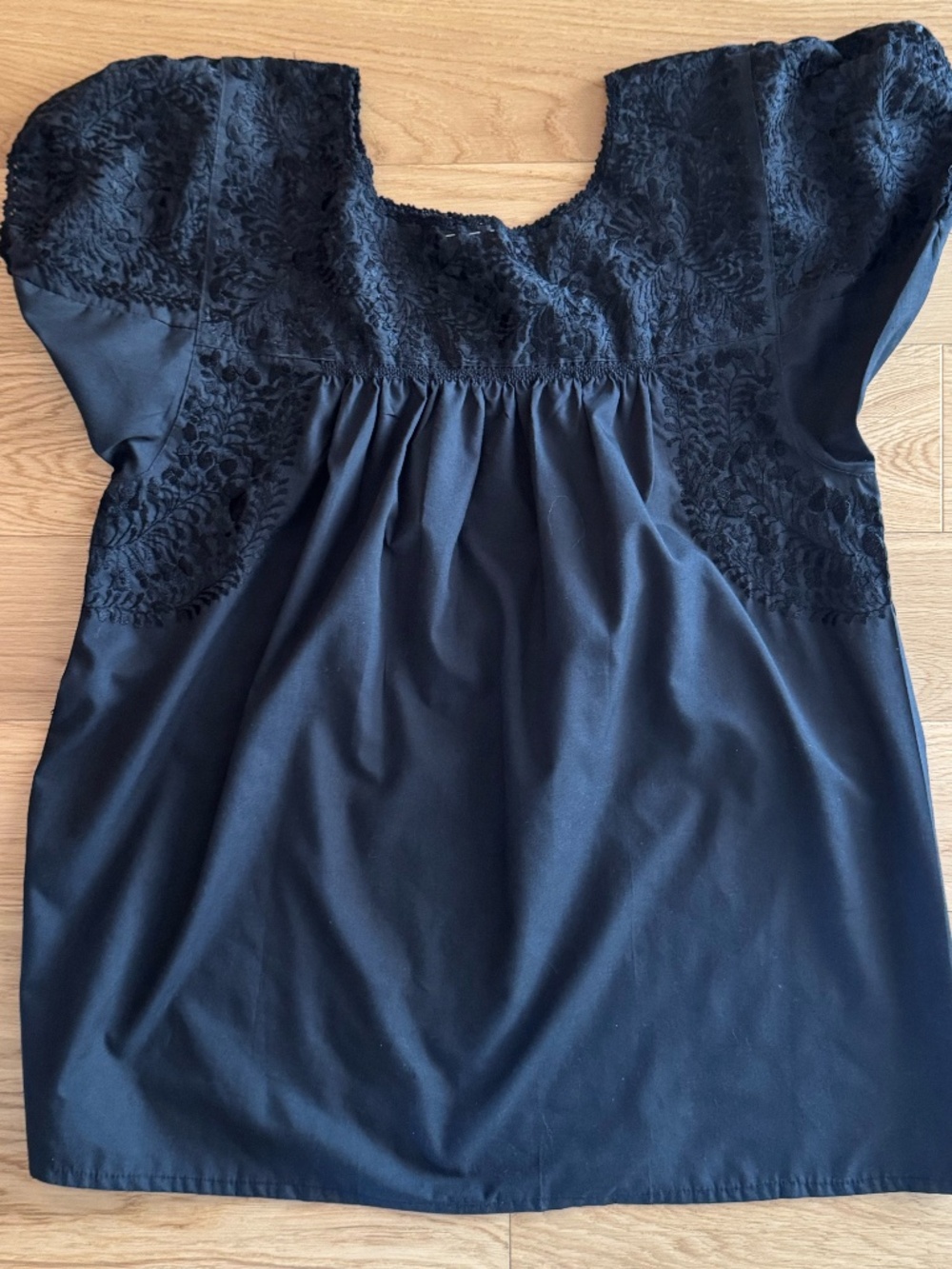 Mexican Embroidered Blouse - Med-Large - Picture 4 of 4